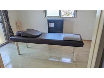 ハルシオン/施術ベッド1
