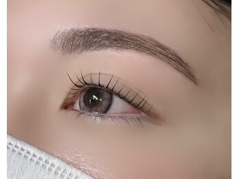 スリーアイ 梅田茶屋町店(THREE EYE)の写真/《茶屋町/阪急梅田5分★》パリジェンヌ/眉ワックス!透明感ある垢抜け目元を叶えます!