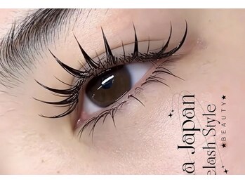 リナスパ(79LINA SPA)の写真/旬のワンホン・束感マツエクで、あざと可愛い瞳をGET♪オーダーメイドつけ放題で理想の「モテ」を実現◎