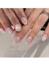 プチリュクス(Petit Luxe)/美フォルムで大人可愛い指先へ