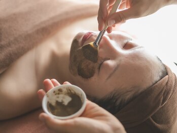 オレアグリーン 岡崎(OLEA green)の写真/詰まり・黒ずみ・毛穴の開きまで！プラズマ×ハーブの進化系毛穴ケアでゴワつき卒業！つるんと潤い肌に☆