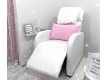 マリンネイル 麻布十番(Marin nail)の雰囲気（リクライニング席は半個室◎仕切りがありプライバシー面も安心◎）