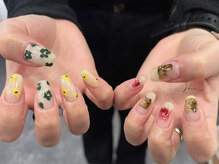 シー(SHE)/ちぐはぐネイル