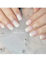 リッシュ トロワ(RICHE trois)/うるみシンプルホワイトネイル