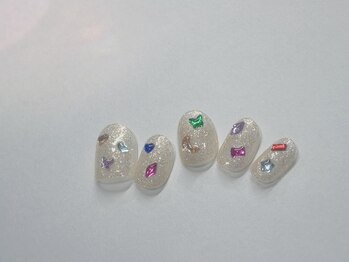 メロロココネイル(Melo Rococo)/きらきらストーンネイル