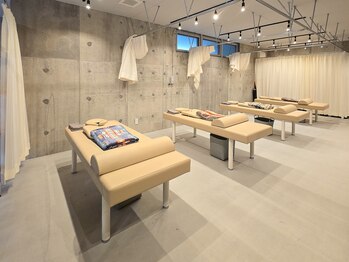 ネイビー鍼灸指圧治療院 那覇久米店(NAVY鍼灸指圧治療院)/おしゃれな院内!