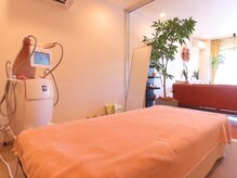 フィールカーム(feel calm)の雰囲気（植物に囲まれ、眠るだけで変化を実感！内側から引き締まる）