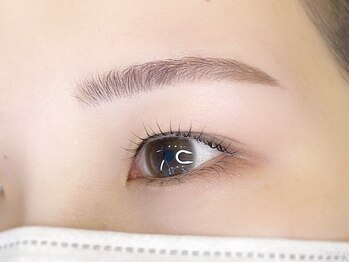 エムアンドエヌ(m&n)の写真/完全個室のリクライニングチェアで人目を気にせずリラックスしながら施術可能♪アイブロウメニューも☆