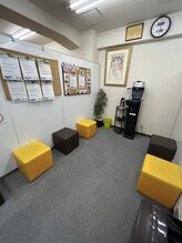 平井鍼灸院/【サロン】受付・待合室