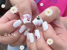 ホログラムフラワーと蜂ネイル