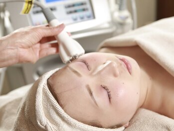 エクセレントビューティーサロン 艶(EN)の写真/希少な特許技術！VENUSソニック＆高周波RF！W効果！小顔・たるみ改善・引上げリフティング効果抜群