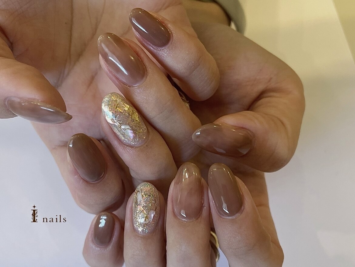 ブラウンゴールドニュアンスシェルネイル ラメ バイカラー 韓国 ちゅるん 秋 ブラウンゴールドニュアンスシェルネイル ラメ バイカラー 韓国 ちゅる