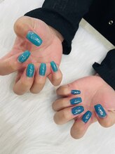 モーヴ(MAUVE)/左右非対称