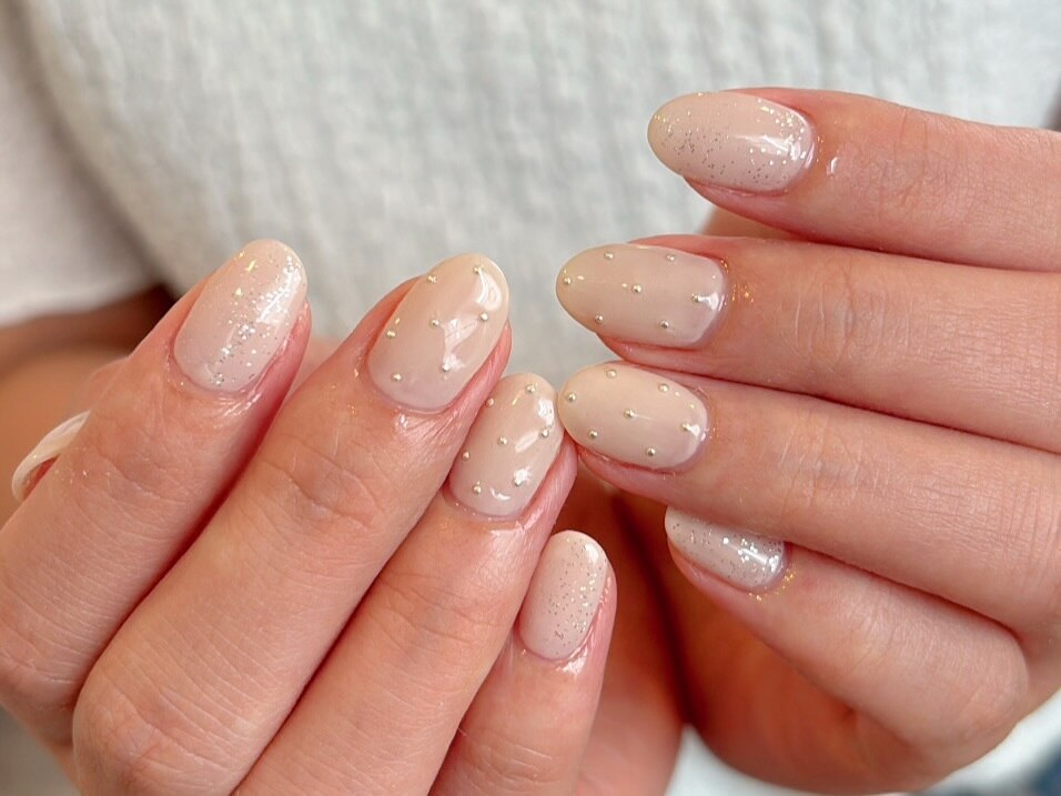 2026年春トレンド】ホワイト ワンカラー ハンドのネイルデザイン集