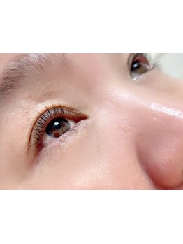 ナチュラル上品な目元にしたい