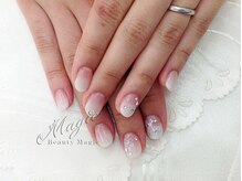 ネイルサロン ビューティーマジック 川口店/ホワイトグラデネイル