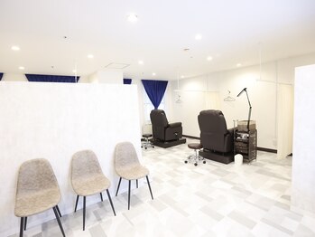 デイジーラッシュ 神戸三宮店(Daisy Lash)/【広々と清潔感のある店内】