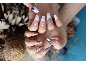 カカネイルズ(Kaka nails)/スカルプフレンチデザイン