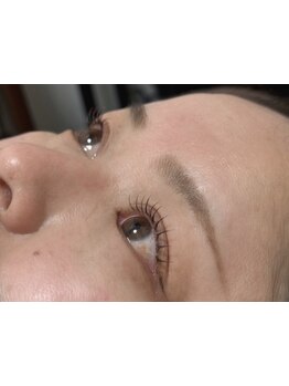 ナチュラル上品な目元にしたい