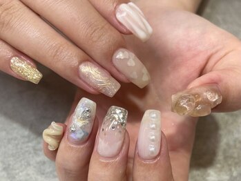 ネイルサロン ティフィン(tiffin)の写真/【四ツ橋駅3番出口すぐ】お仕事帰りにも通いやすい♪あなたの“なりたい”指先がここで叶う★当日予約OK！