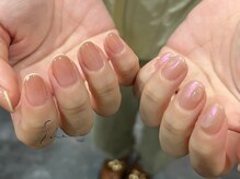 シー(SHE)/ちぐはぐネイル