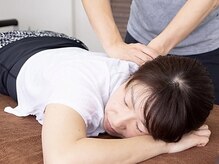 優しい手技でコリの奥までじんわり♪