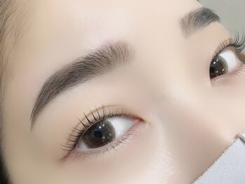 Tidi 豊中庄内店の写真/《眉×まつげ》翌朝のメイクが驚くほど楽に◎プロ直伝のメイク技も伝授♪ふんわりストレートスタイルも!