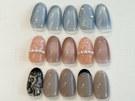 大人カラーの上品レースネイル