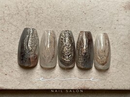 季節のトレンドデザイン2025/10