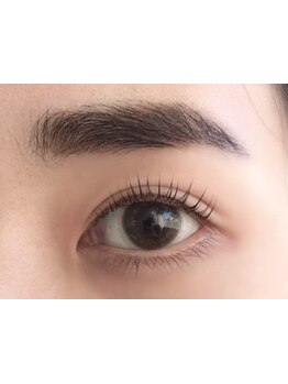 ナチュラル上品な目元にしたい