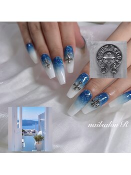 アール(R)/クロムデザイン