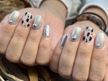 アット(Att)/ダルメシアンネイル