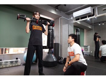 ケイスタジオ(K-Studio)/施術の実施(トレーニング編)