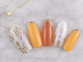 手描きメタリックネイル