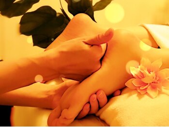 リラクェール(RELAQEEL)/〈アロマ使用の足裏マッサージ〉