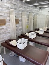 むらかみ整骨院鍼灸院 久津川/清潔で明るい店内
