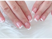 ジェイム(J'aime)の雰囲気(シンプルフレンチ ブライダルにビジューネイルもオススメ)