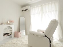 ソア(soar)の雰囲気(白を基調とした店内・完全プライベート空間♪)
