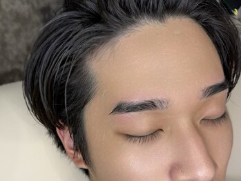 エモア 下馬店(e.moa)の写真/【20代男性必見】眉毛を整えるだけで、清潔感と垢抜け感アップ♪