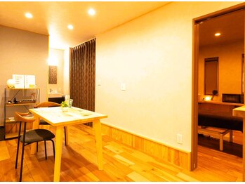 ムーン(moon)/サロン待合室