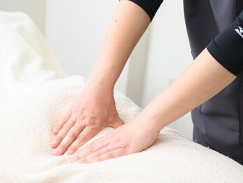 マハロ港南スポーツはりきゅう接骨院の写真/国家資格者による圧倒的な施術力を体験!不良姿勢による首、肩、腰の深いコリにアプローチ◎