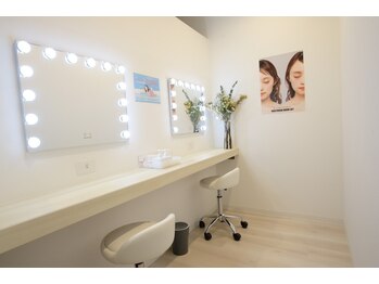 ベビースキン(Baby Skin)/メイクルーム