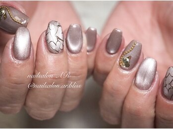 ネイルサロンアンドスクール エーアール(AR)/大人気すぎるマグネットネイル♪