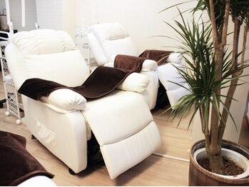 アイラッシュリゾートカハラ 綾瀬店/大人気ふかふかゆったりベッド！