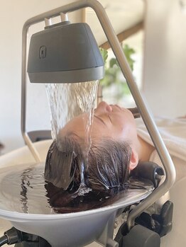 テッテスパサロン(tete Spa salon)の写真/【話題の頭浸浴】炭酸温水を使い頭皮洗浄、血行促進、疲労解消！極上の癒しに思わず眠ってしまうかも…♪