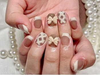 Lucky Nail Salon【長さだし/ワンホン/持ち込み/パラジェル/フィルイン】の写真/『やりたい』を叶える手描きアート★他店では出来なかった繊細デザインもお任せ!褒められお手元に♪池袋駅!