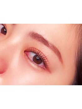 ナチュラル上品な目元にしたい