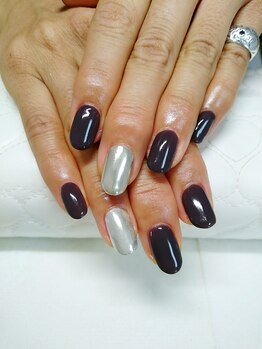 チアネイルズ(Chia nails)/シンプルにワンポイント