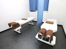 笑顔整骨院/施術室風景