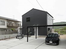 マーレ(MARE)の雰囲気(最大6台まで停めれる広い駐車場完備☆)